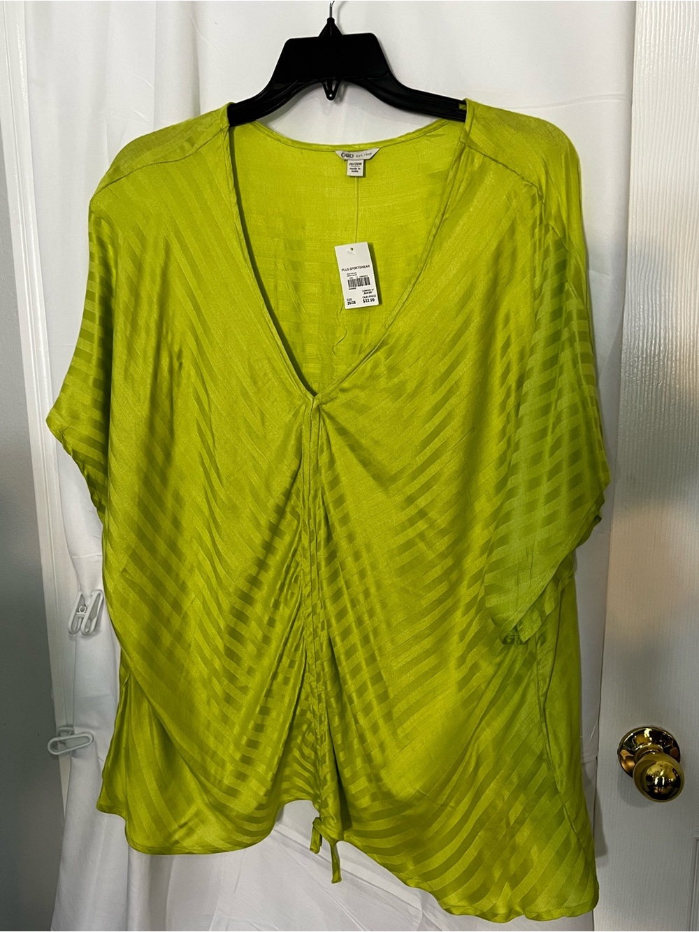 Cato Chartreuse V-Neck Twist-Front Tunic